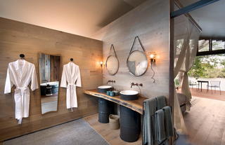 Thorntree River Lodge, Mosi Oa Tunya National Park, Zambia