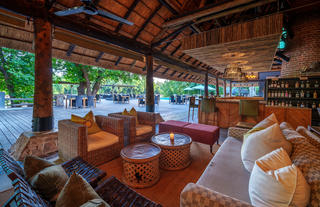 Mfuwe Lodge lounge