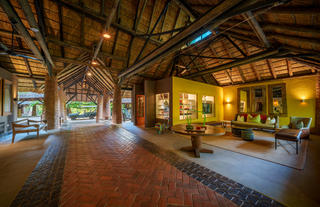 Mfuwe Lodge reception