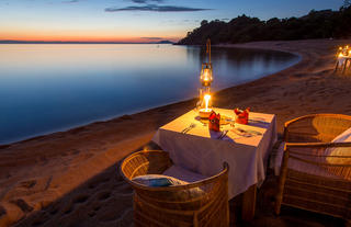 Kaya Mawa - Beach dining under the stars