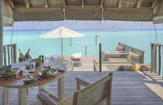 Gili Lagoon Villa living dining area