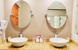 Bathroom - Standard Premium Room