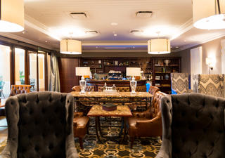 Bar &amp; Lounge Area