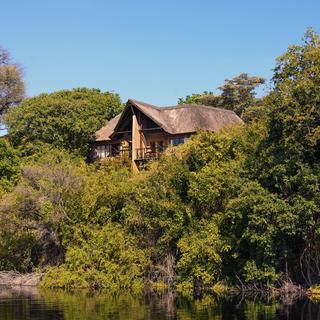 Die Namushasha River Lodge befindet sich am Ufer des Kwando-Flusses, im östlichen Teil der Sambesi-Region.