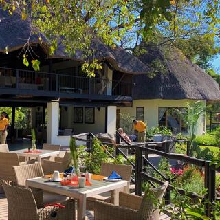 Waterberry - Dine, lounge or rest overlooking the Zambezi