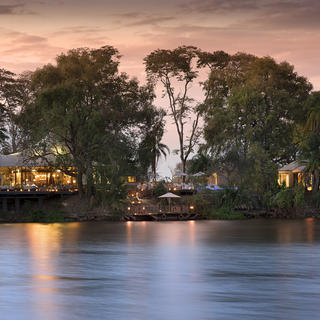 Thorntree River Lodge von den Zambesi