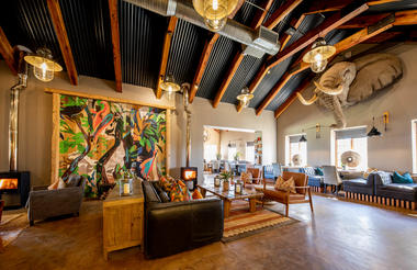 Village Lodge Bellevue Indoor Seating