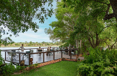 Ndhovu Safari Lodge - Breakfast deck