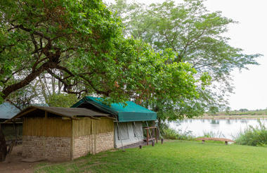 .Ndhovu Safari Lodge - Safari Tent - outside