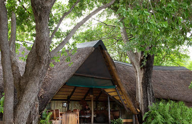 Ndhovu Safari Lodge - Main entrance
