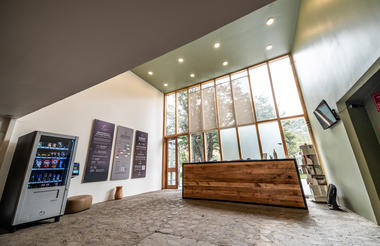 Central Mountain Stay Front Desk