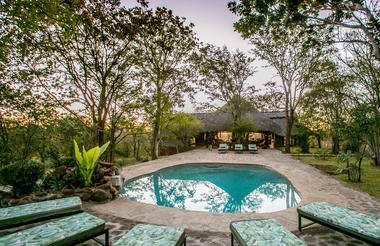 Masuwe Lodge - pool area