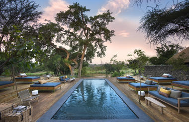 River Lodge Guest Swimming Pool