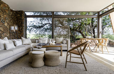 Singita Faru Faru Lodge - Indoor Lounge Area