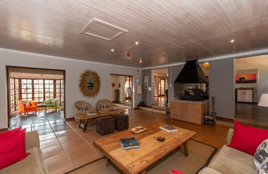 Communal lounge/TV room