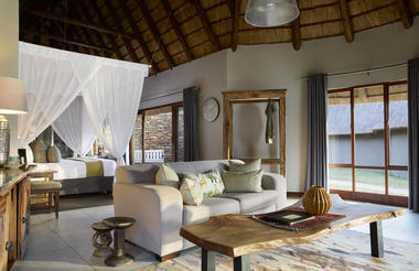 Arathusa Safari Lodge - Waterhole Facing Suite