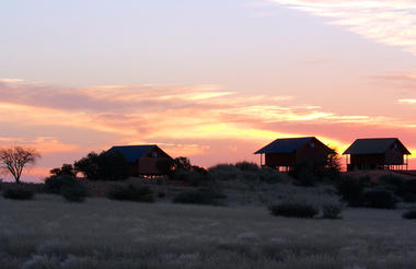 Bagatelle Kalahari Game Ranch - Dune Chalet Exterior (Low)