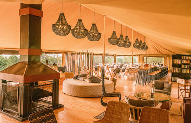 the elegant mess tent at Serengeti Bushtops 