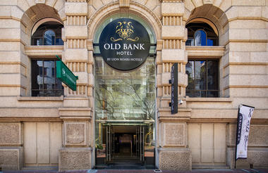 Old Bank Hotel - Entrance
