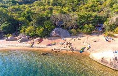 Domwe Island beach