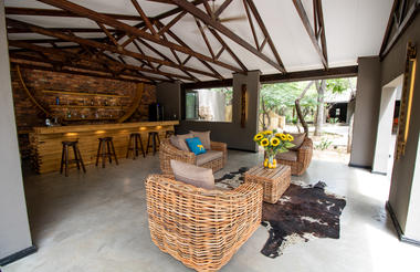 Bar/ Lounge area