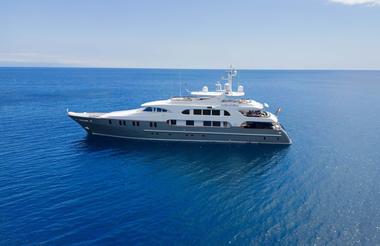 Aqua Mare Superyacht - Galapagos Islands