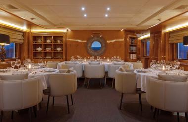 Aqua Mare - Indoor Dining