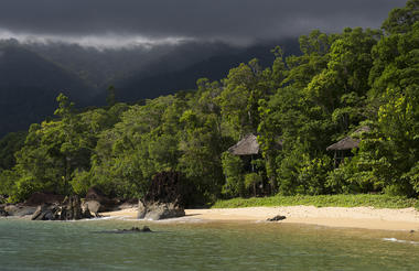 Masoala Forest Lodge - tents on the beach