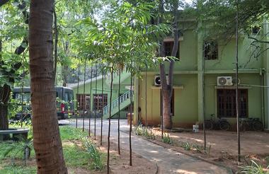 SCAD guesthouse and bus