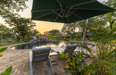 Waterfalls Lodge - Pool 
