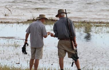 Walking safaris on the shores of Lake Kariba 