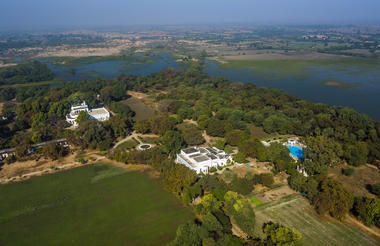 Nine suites set in 45 acres surrounded by two lakes