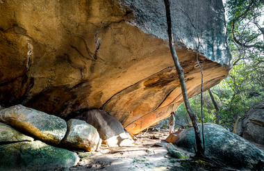 Rock painting shelter