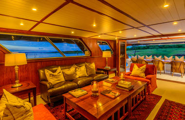 Matusadona Luxury Safari Cruiser