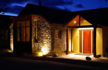 Maple Lodge Wanaka at  night