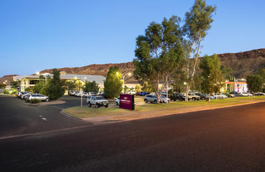 Crowne Plaza Alice Springs Lasseters