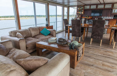 Pangolin Voyager Houseboat lounge area