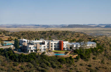 De Stijl Gariep hotel situated in the Bo Karoo, 180 from Bloemfontein 