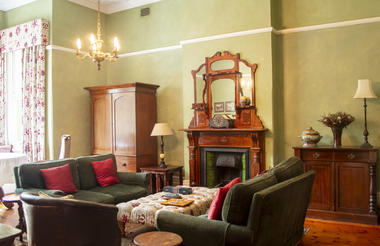 Green Lounge