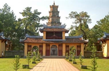 Hue - Thien Mu pagoda