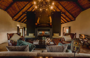 Hlosi Game Lodge - Lounge