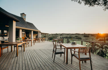 Hlosi Game Lodge - Outside Deck 