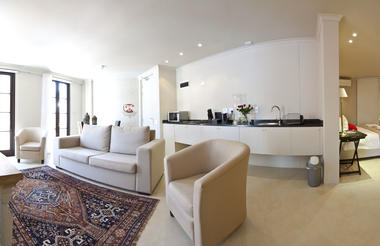 Self Cater Suite Sleep Couch incl. break 