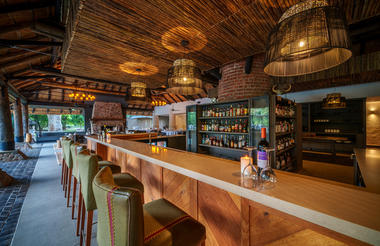 Mfuwe Lodge bar