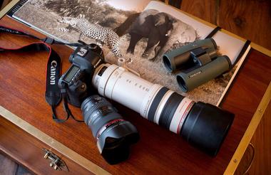 Camera set and binoculars for guests' use
