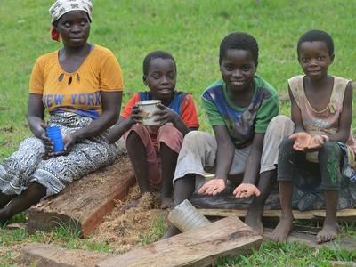 My-tree-seed-collectors---the-Maqui-family!.JPG