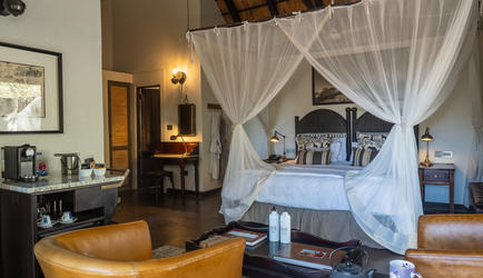 Main Jock | Guest Suites