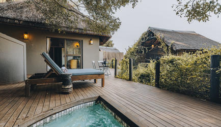 Main Jock | Guest Suites