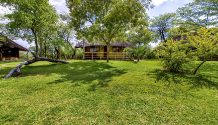 Hakusembe River Lodge