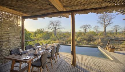 Jabali Privatge House Outdoor Dining and Pool Area 
